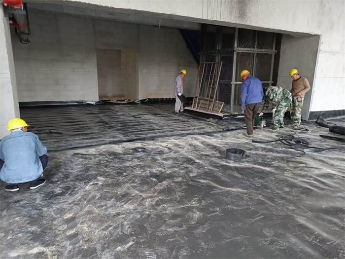 防渗膜施工中如何节省材料