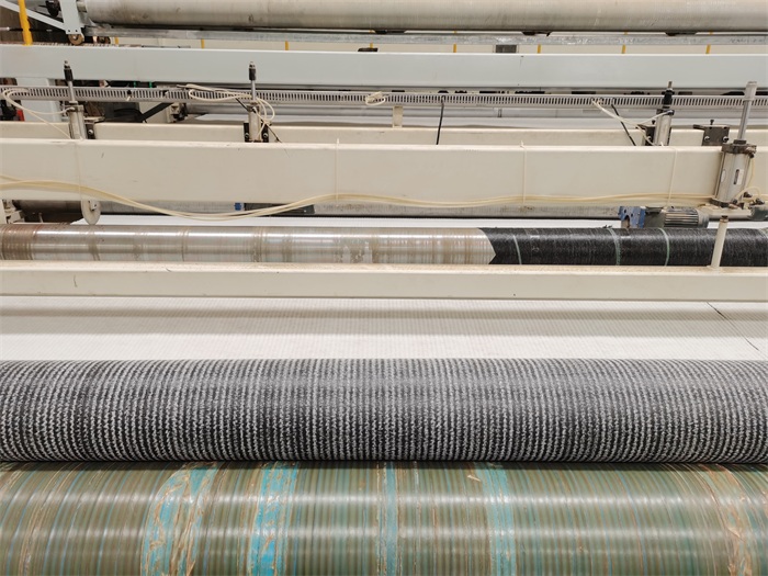 膨润土防水毯为什么要搭配防渗膜使用