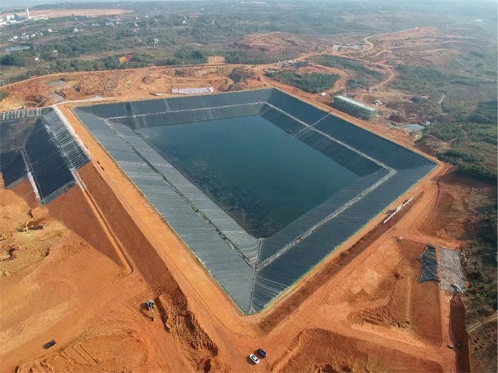 养殖防渗膜跟普通土工膜有什么不同？