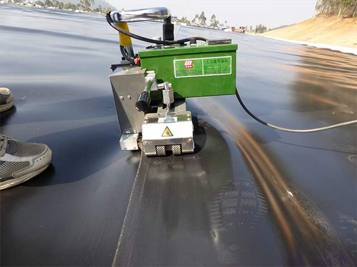 土工膜施工要注意的问题